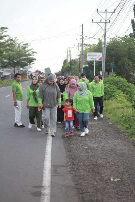 Foto Suasana Jalan Sehat SPPG YLH Nusra Mamben Daya Aik Jong, Padan Sabtu (21/2/2026)
